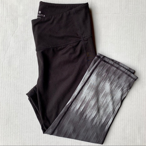 Athleta Pants - Athleta Chaturanga Ombré Capri Leggings Medium